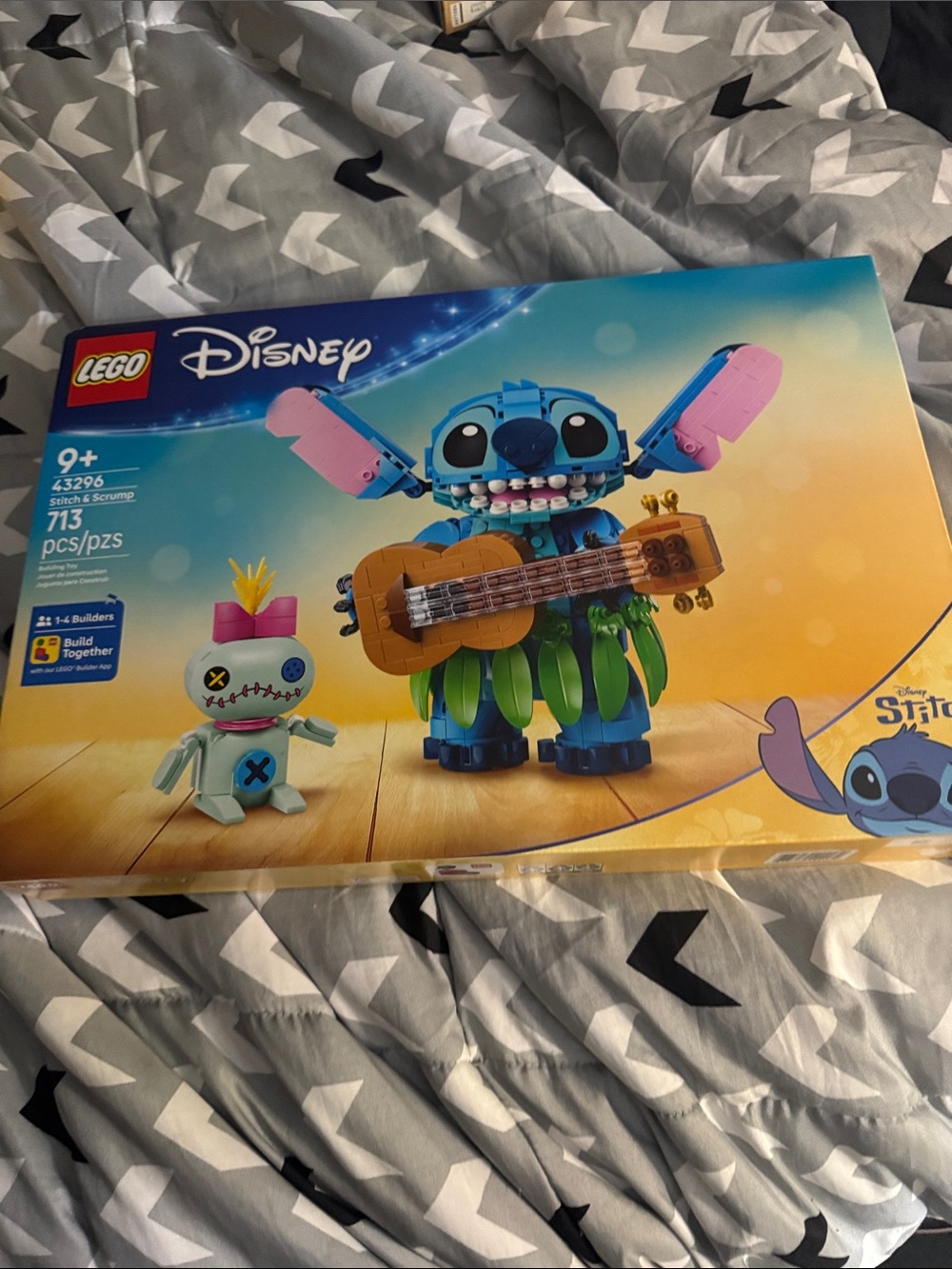 LEGO Disney Stitch & Scrump Buildable Toy - Blue and Pink